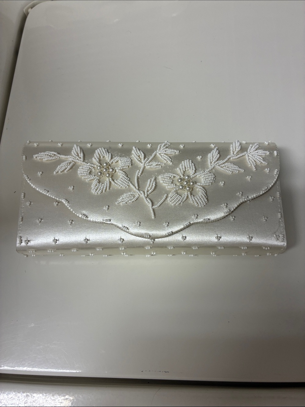 Elegant Beaded Floral Clutch Wallet in Ivory